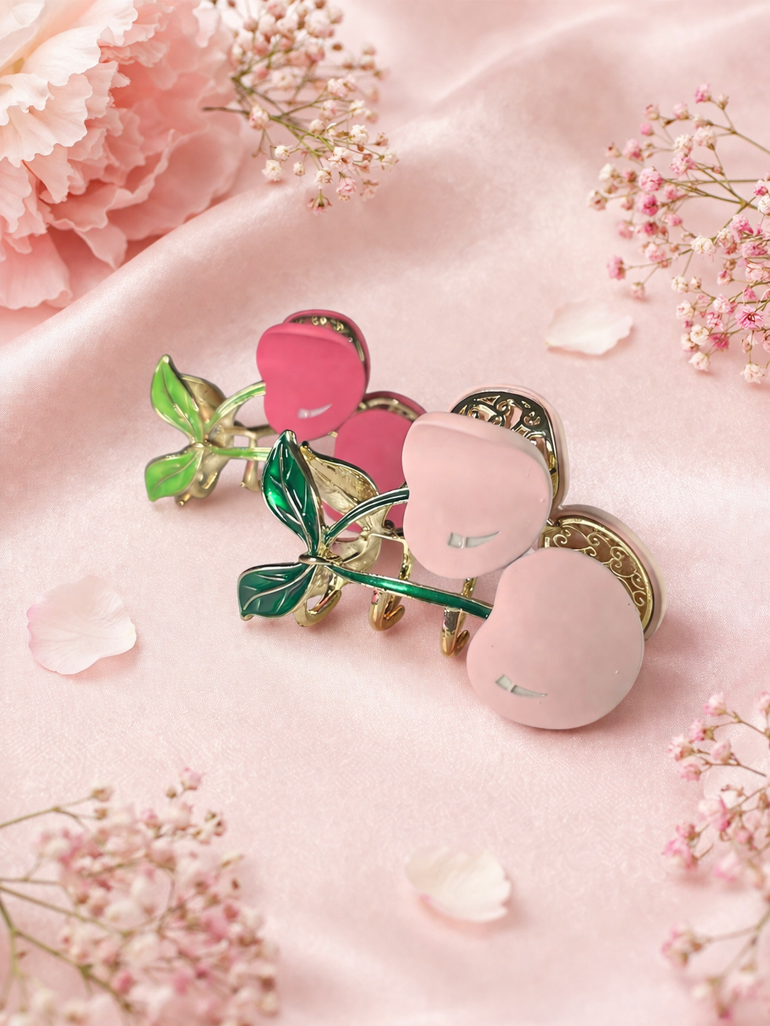 CHERRY KISS CHARM CLAW CLIP 🍒