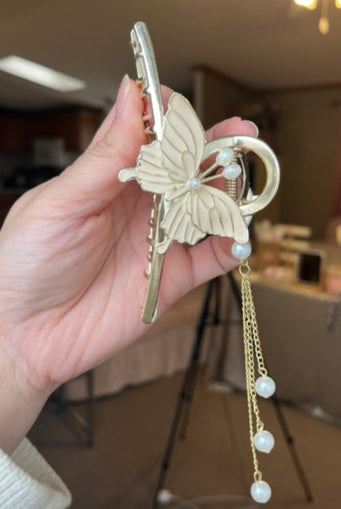 BUTTERFLY PEARL CLAW