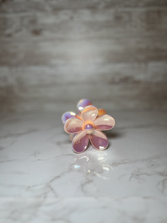 HAIR CLAW DAISY - PINK PEARLESCENT