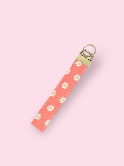 WRISTLET LANYARD - CORAL DAISIES