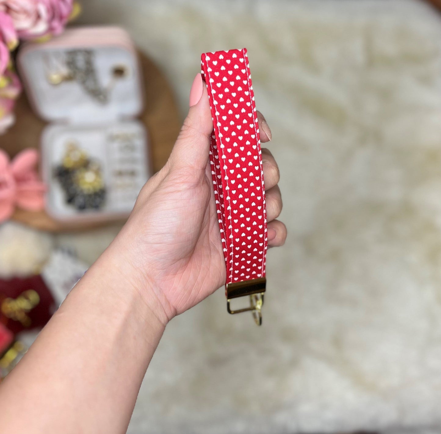 WRISTLET LANYARD - RED W/HEARTS