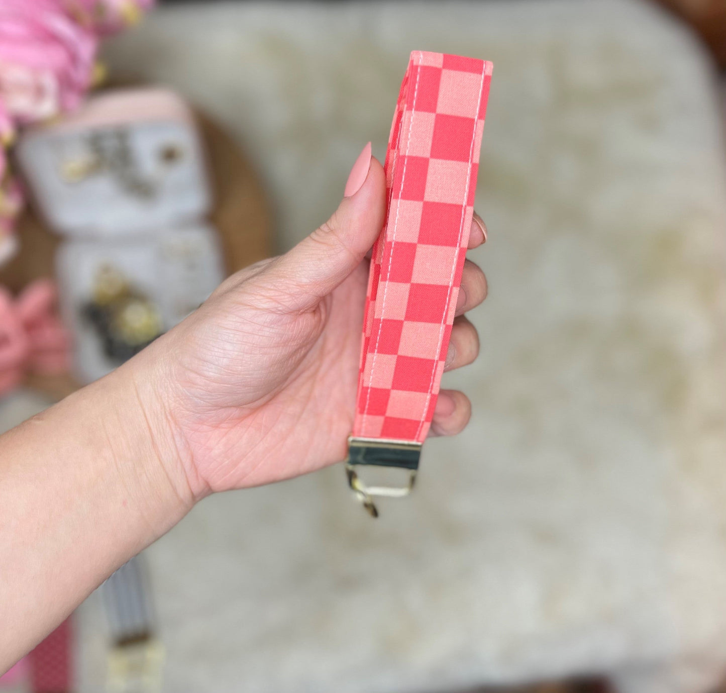 WRISTLET LANYARD - CORAL CHECKERED